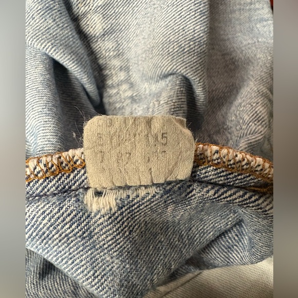 Vintage 1980’s Levi's 501 Distressed Straight Leg Med Wash Jeans - Made in USA - Picture 6 of 12